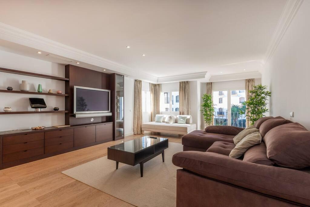 Bright Elegant 3Bdr Apartment In Puerto Banus Marbella Exterior foto